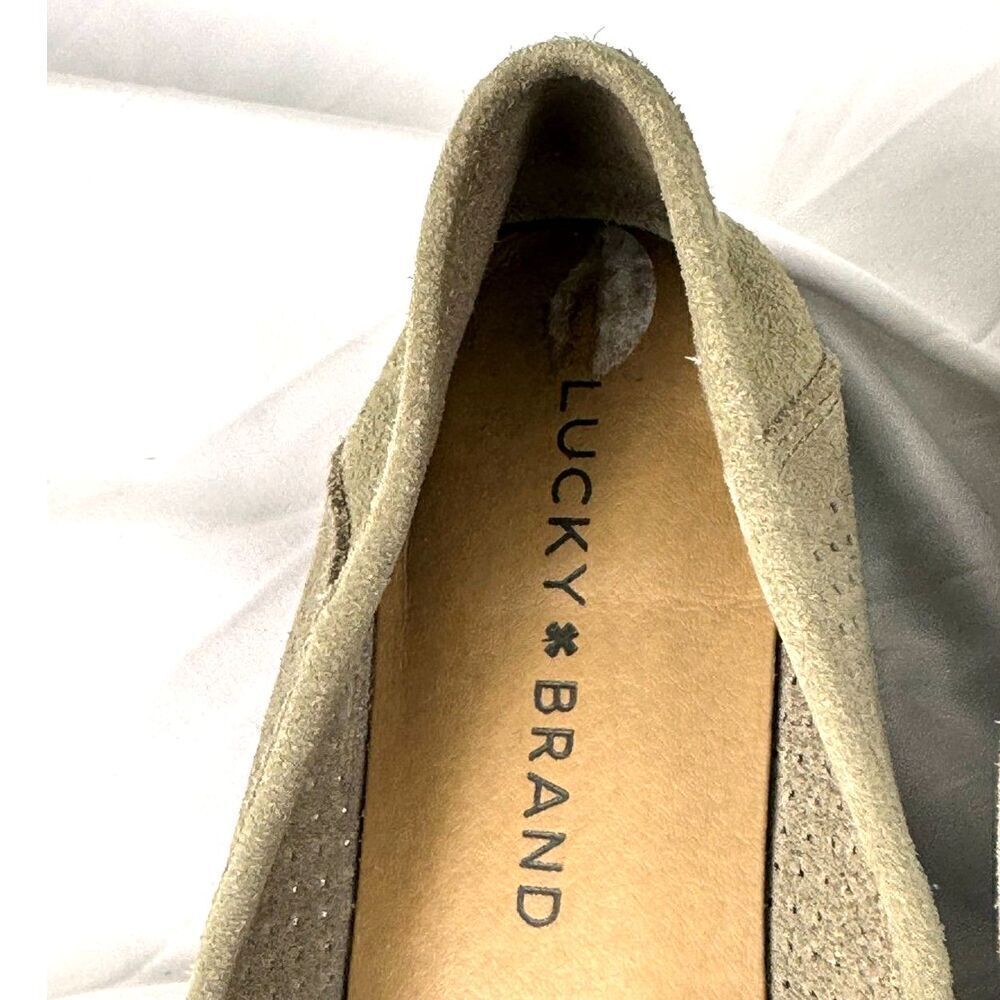 NWOB Lucky Brand Perforated Penny Loafers Beige Size 6 / See Description - Picture 9 of 10